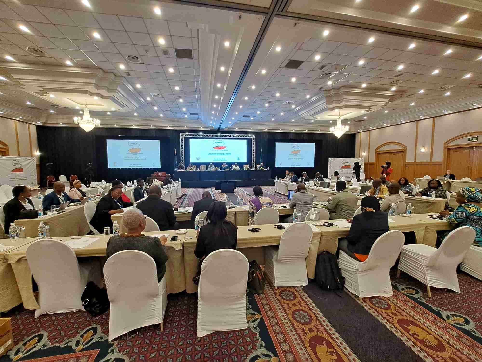AFTRA 12 TH ROUNDTABLE (ANNUAL GENERAL MEETING)